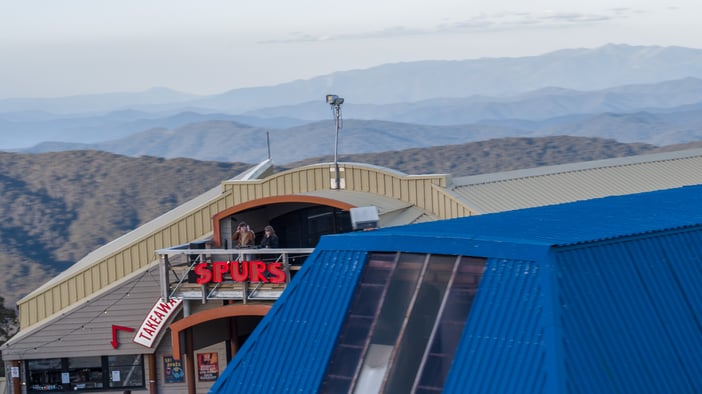 A035_C024_20221210_R00553