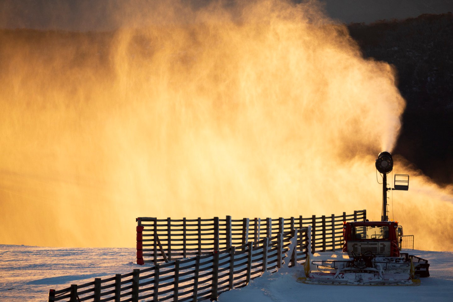 Snowmaking on Baldy
